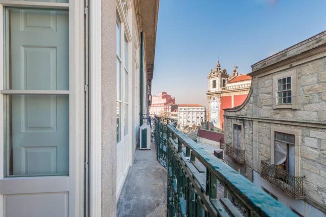 Ferienwohnung Guestready - Inside The Dots Porto Exterior foto